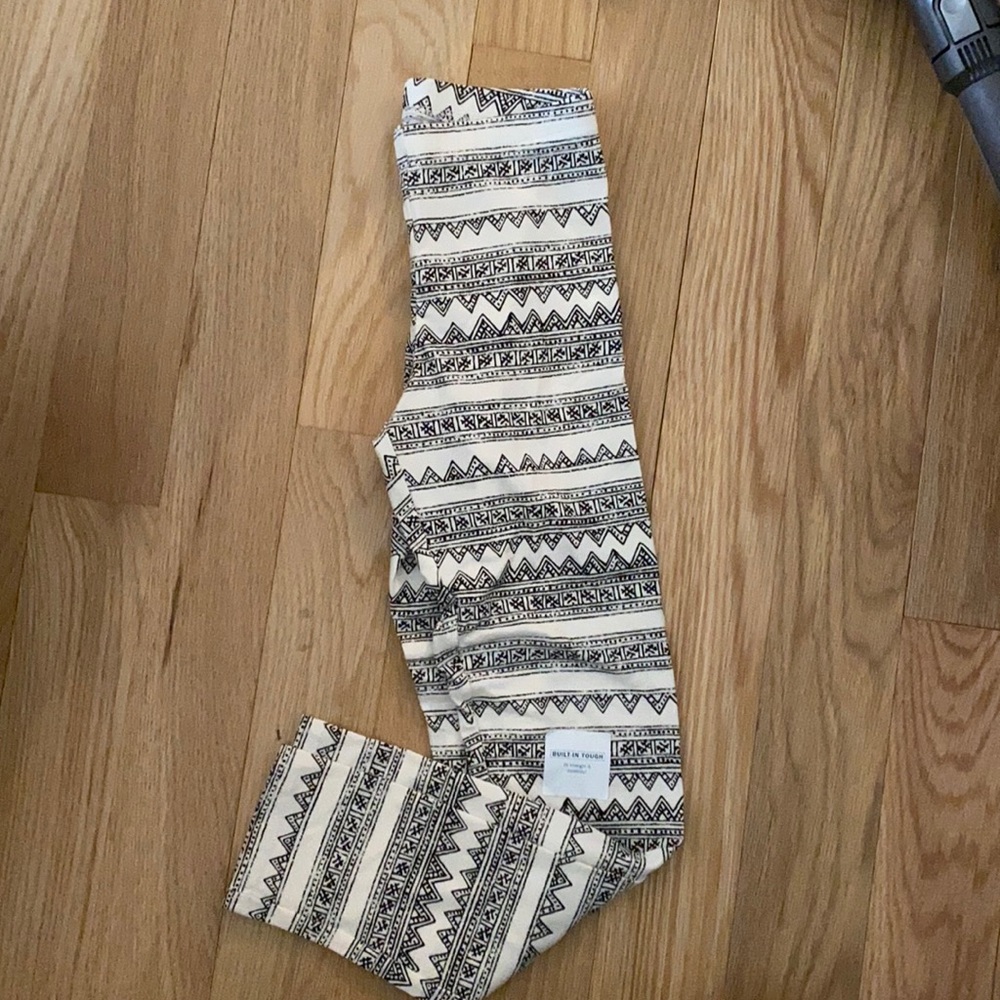 Old navy 8 never worn girls leggings 8
